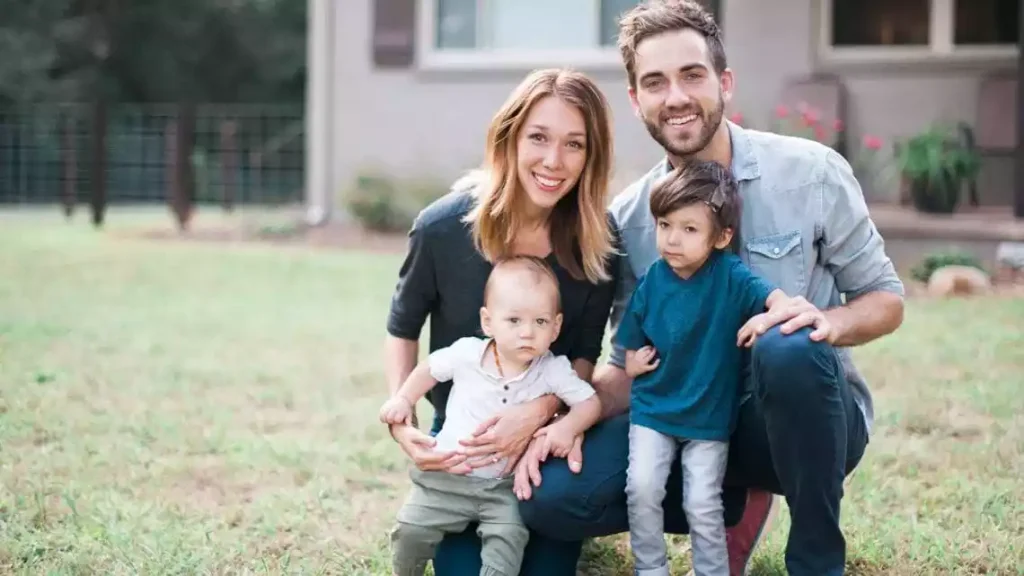 danny_go_net_worth-1/with his wife & kids