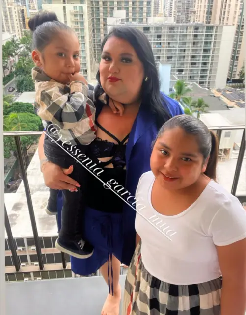 yessenia Garrcia Mua net worth (Garcia with her family)